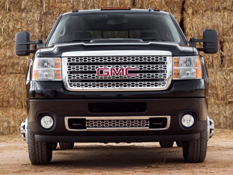  GMC Sierra Denali 3500 HD SLT Crew Cab 2010 года  (фото 2 из 8)